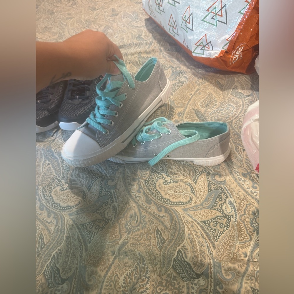 True Craft size 8.5 shoes